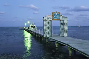 Images Dated 22nd May 2013: Pier at San Pedro, Ambergris Caye, Caribbean, Central America