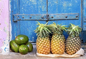 Pineapples Prints: Pineapples and mangos for sale, Jaw's Corner, Stonetown, Zanzibar, Tanzania