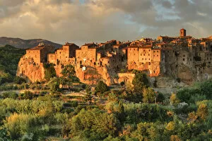 Images Dated 21st February 2022: Pitigliano, Maremma, Grosseto District, Tuscany, Italy