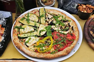 Images Dated 26th November 2013: Pizza romana. Rome, Italy