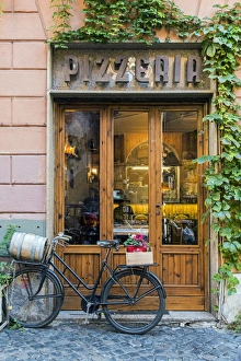 Pizzeria Prints: Pizzeria restaurant in Trastevere district, Rome, Lazio, Italy