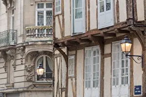 Bretagne Collection: Place Saint Pierre, Vannes, Morbihan departement, Bretagne - Brittany, France, Europe