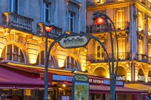 The City at Night Gallery: Place St. Michel, Rive Gauche, Paris, France