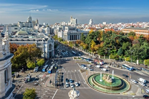 Plaza De Cibeles Prints: Plaza de Cibeles and city skyline, Madrid, Spain