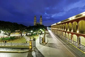 Images Dated 16th February 2023: Plaza de la Independencia and cathedral, Campeche, Yucatan Peninsula, Mexico