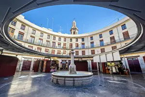 Round Prints: Plaza Redonda (Placa Redona), Valencia, Valencian Community, Spain