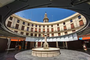 Images Dated 7th August 2014: Plaza Redonda, Valencia, Comunidad Valenciana, Spain