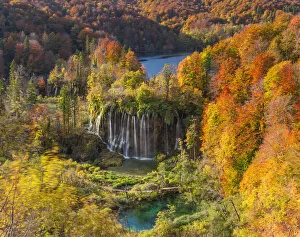 Croatia Collection: Plitvice at autumn, Plitvička jezera National Park, Lika and Segna region