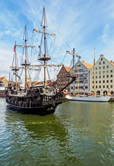 Poland, Pomeranian Voivodeship, Gdansk, Old Town, Ship on the Motlawa River