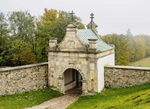 Images Dated 24th March 2017: Poland, Swietokrzyskie Voivodeship, Swietokrzyskie Mountains, Lysa Gora, Gate to the