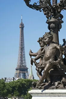 Images Dated 4th July 2017: Pont Alexandre III and Eiffel Tower, Paris, France
