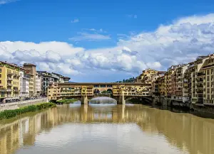 Ponte Vecchio and Arno River, Florence, Tuscany, Italy