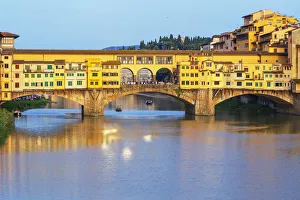 Images Dated 18th July 2018: Ponte Vecchio, Florence, Tuscany, Italy, Europe