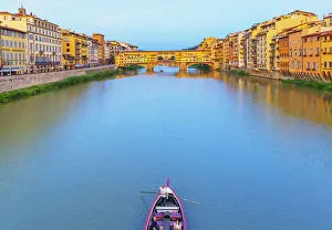 Images Dated 18th July 2018: Ponte Vecchio, Florence, Tuscany, Italy, Europe