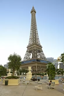 Images Dated 22nd February 2013: The pool at Paris Hotel and Casino, Las Vegas, Clark County, Nevada, USA