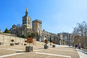 Images Dated 22nd July 2021: Popes palace with church Notre-Dame des Doms, Avignon, Vaucluse, Provence-Alpes-Cote d'Azur, France