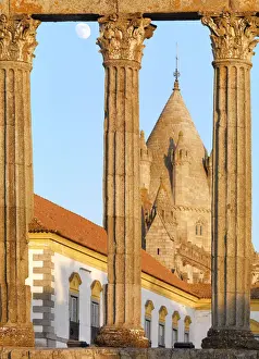 Portugal, Alentejo, Evora Roman temple of Diana and Se Cathedral