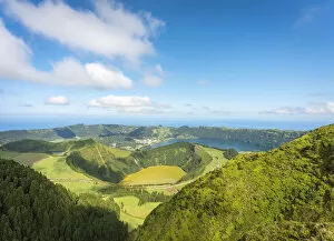 Images Dated 21st March 2022: Portugal, Azores archipelago, Sao Miguel island, Sete Cidades, Boca do Inferno viewpoint