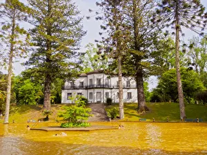 Images Dated 20th January 2016: Portugal, Azores, Sao Miguel, Furnas, Thermal Water Pool and Mansion in Parque Terra