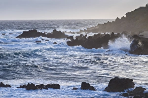 Portugal, Azores, Terceira Island, Porto Negrito, seaside and waves