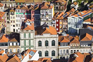 Portugal, Douro Litoral, Porto. Traditional buildings in the UNESCO World Heritage