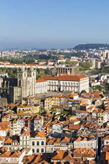 Portugal, Douro Litoral, Porto. The view of Se Cathedral and the UNESCO World Heritage