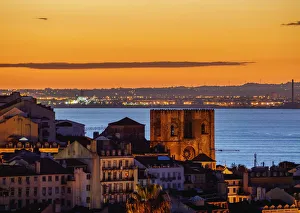 Images Dated 19th January 2017: Portugal, Lisbon, Miradouro de Sao Pedro de Alcantara, View towards the Cathedral