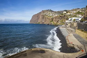 Images Dated 27th January 2020: Portugal, Madeira, Funchal, Camara de Lobos, looking towards the cliffs of Cabo Girao
