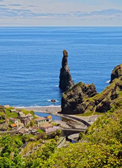 Portugal, Madeira, Ribeira da Janela, View of the northern coast of Madeira Island