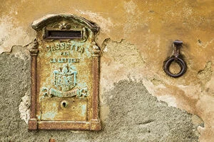 Images Dated 15th December 2020: Postbox in Lucignano d Asso, Tuscany, Italy