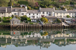 Pretty cottages on the estuary in the South Hams village of Newton Ferrers, Devon, England. Spring (April) 2022