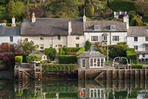 Images Dated 5th July 2022: Pretty cottages on the estuary in the South Hams village of Newton Ferrers, Devon, England