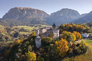 Prosels Castle (Presule) in autumn. Fie allo Sciliar, Bolzano district, South Tyrol, Dolmites, Trentino Alto Adige, Italy
