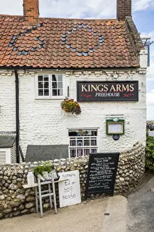 Images Dated 28th August 2018: Pub in Blakeney, Norfolk, England, UK