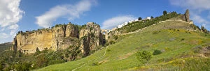 Puento Nuevo & the White Village of Ronda, Ronda, Malaga Province, Andalusia, Spain