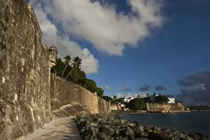 Images Dated 24th August 2010: Puerto Rico, San Juan, Old San Juan, watchtower by Puerta de San Juan gate
