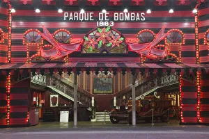 Images Dated 18th June 2010: Puerto Rico, South Coast, Ponce, Plaza Las Delicias, Parque de Bombas, firehouse museum