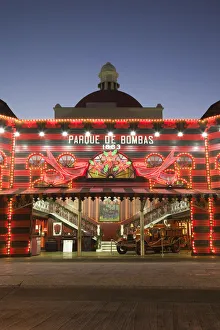 Images Dated 18th June 2010: Puerto Rico, South Coast, Ponce, Plaza Las Delicias, Parque de Bombas, firehouse museum
