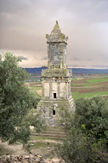 Images Dated 1st September 2011: Punic-Libyan Mausoleum, Dougga (Thugga), UNESCO World Heritage Site, Tunisia