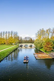 Punting on the River Cam, Cambridge, Cambridgeshire, England Punting on the River Cam, Cambridge, Cambridgeshire, England