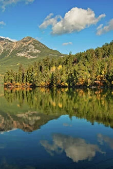 Images Dated 3rd May 2023: Pyramid Lake, Jasper National Park, Alberta, Canada