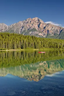 Images Dated 30th November 2016: Pyramid Mountain Reflecting in Patricia Lake, Jasper National Park, Alberta, Canada