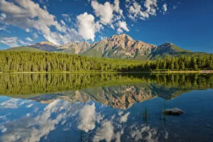 Images Dated 30th November 2016: Pyramid Mountain Reflecting in Patricia Lake, Jasper National Park, Alberta, Canada