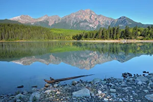 Images Dated 3rd May 2023: Pyramid Mountains and Patricia Lake, Jasper National Park, Alberta, Canada