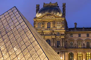 Pyramide du Louvre, Le Louvre, Paris, France