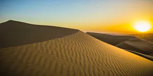 Images Dated 27th March 2018: Empty Quarter (Rub Al Khali), Abu Dhabi, United Arab Emirates
