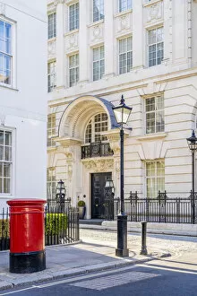 Images Dated 17th July 2020: Queen Annes Gate, Westminster, London, England, UK