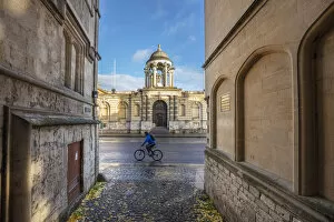 Cycling Gallery: Queens College, Oxford, Oxfordshire, England, UK