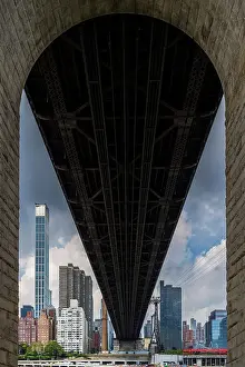 East River Prints: Queensboro Bridge, Roosevelt Island, New York, USA