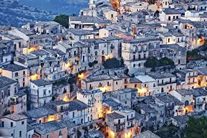 Images Dated 4th April 2011: Ragusa Ibla at dusk, Sicily, Italy